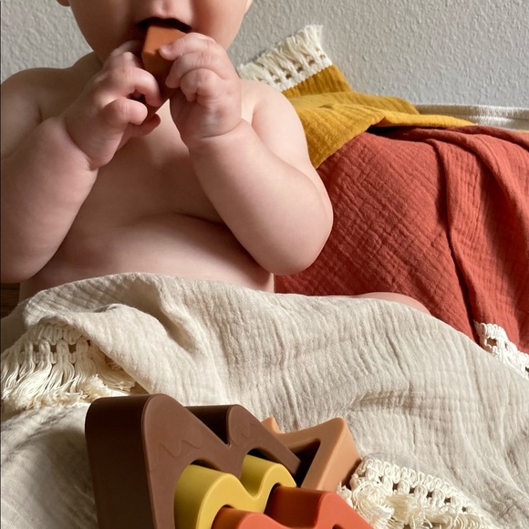 HP-Silicone Mountain Stacker Developmental Toy - Picture 3 of 7